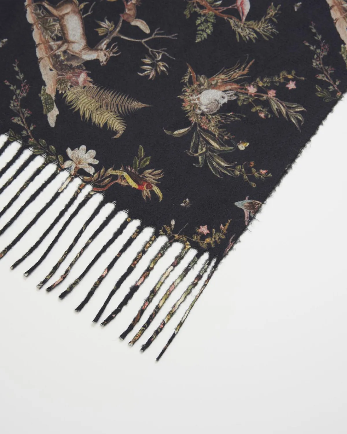 Winter Scarves-Fable England Wonderland Toile Fringe Scarf